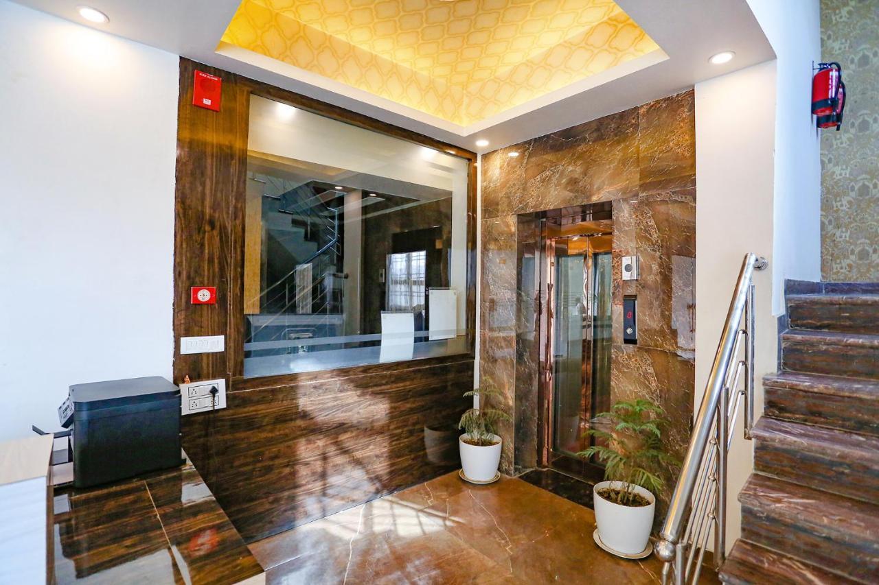 Time - Near Igi International & Domestic Airport 3*