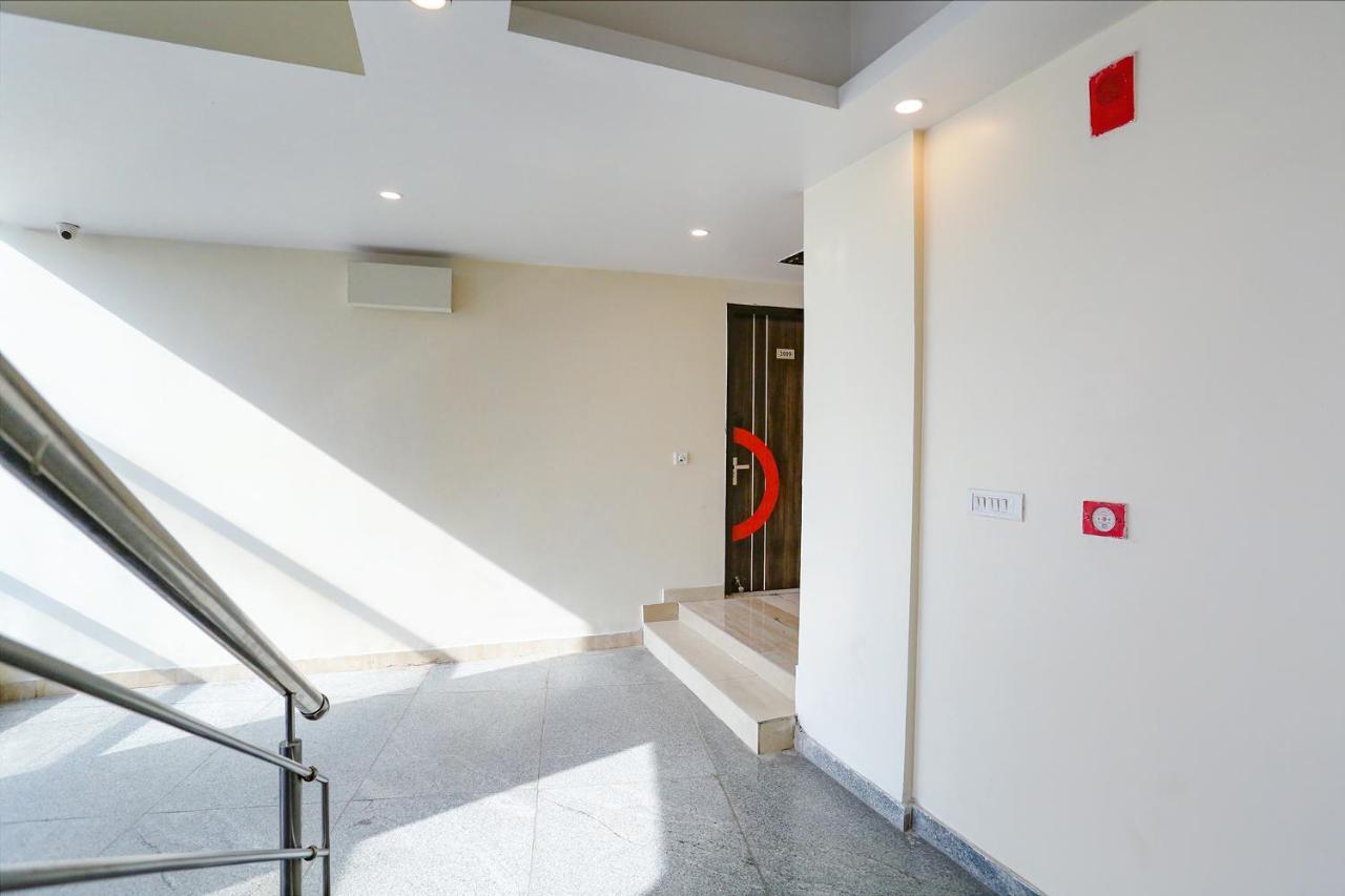 Time - Near Igi International & Domestic Airport Hotel Nova Deli