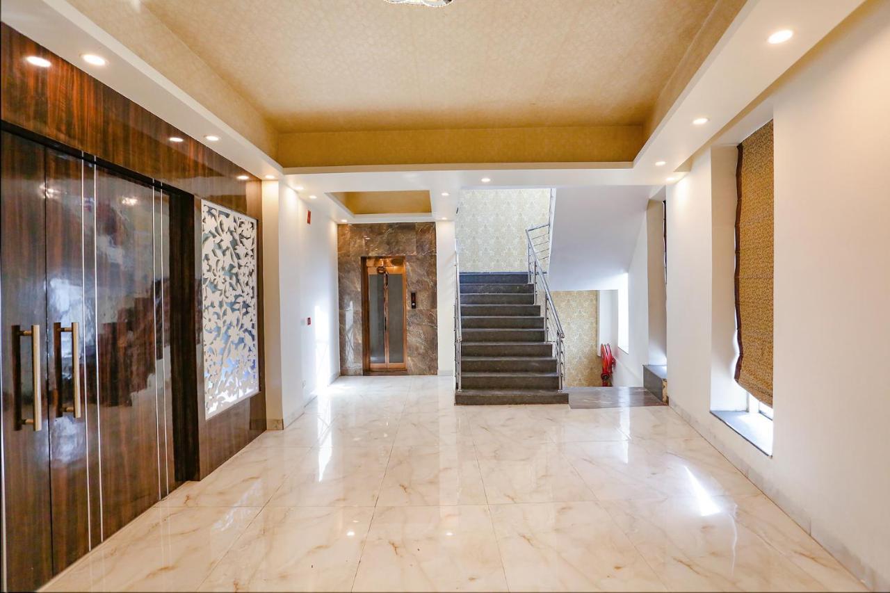 Time - Near Igi International & Domestic Airport 3*