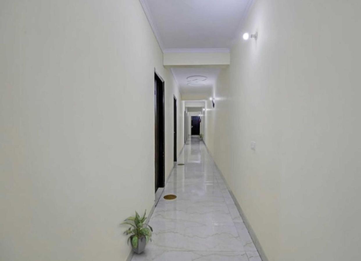 Oyo Townhouse Super 16 Residency, Near Bangla Shahib Gurudwara Hotel New Delhi