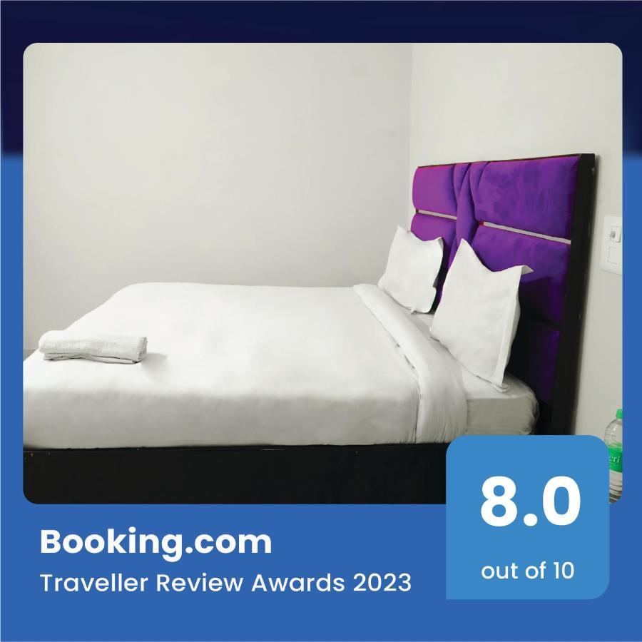Roomshala 041 Sky Residency - Uttam Nagar Near Metro Station 3* New Delhi
