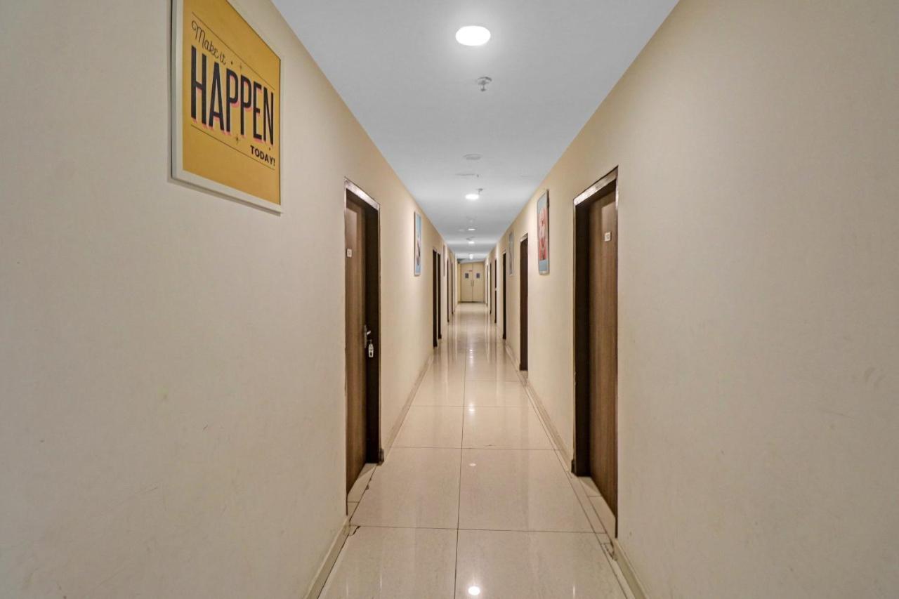 Collection O Seven Heaven 4* New Delhi
