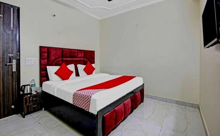 Oyo Townhouse Super 16 Residency, Near Bangla Shahib Gurudwara Hotel New Delhi