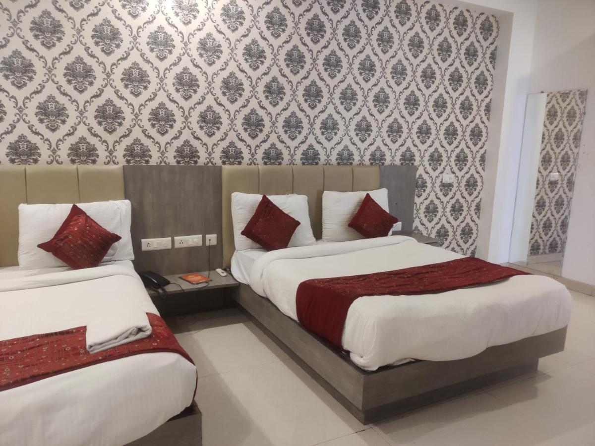 Almati - Near Delhi Airport 3*