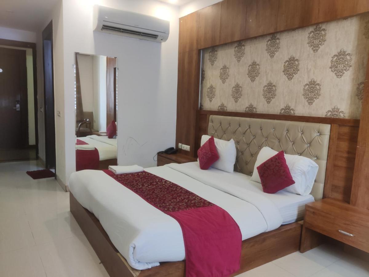 Hotel Almati - Near Delhi Airport Nova Deli