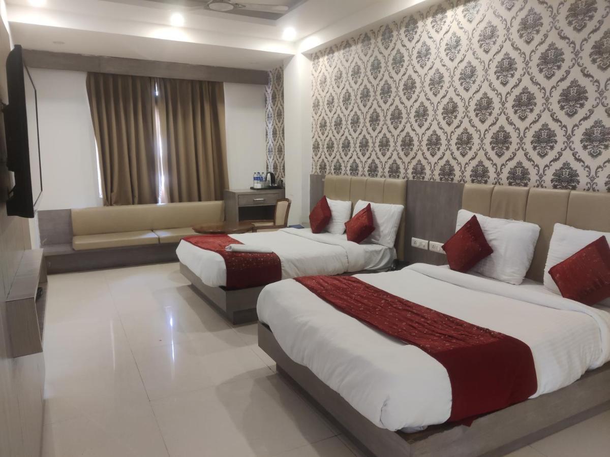 Hotel Almati - Near Delhi Airport 3*