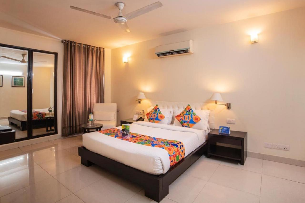 Hotel Diamond Tree At Saket Near Pvr Cinema Nova Deli