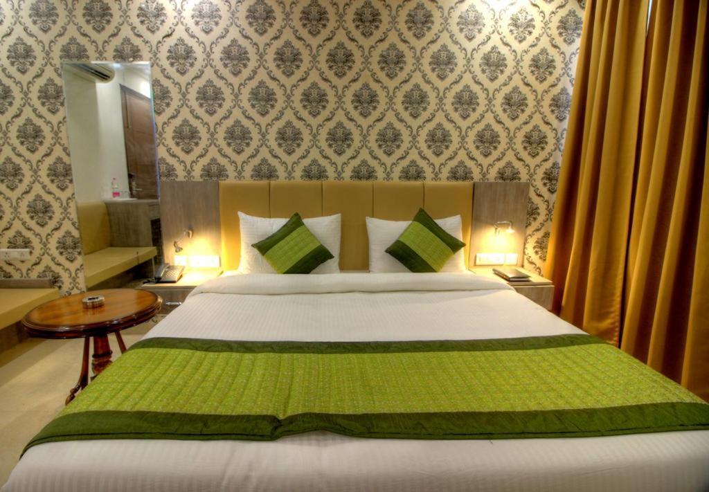 Almati - Near Delhi Airport 3*