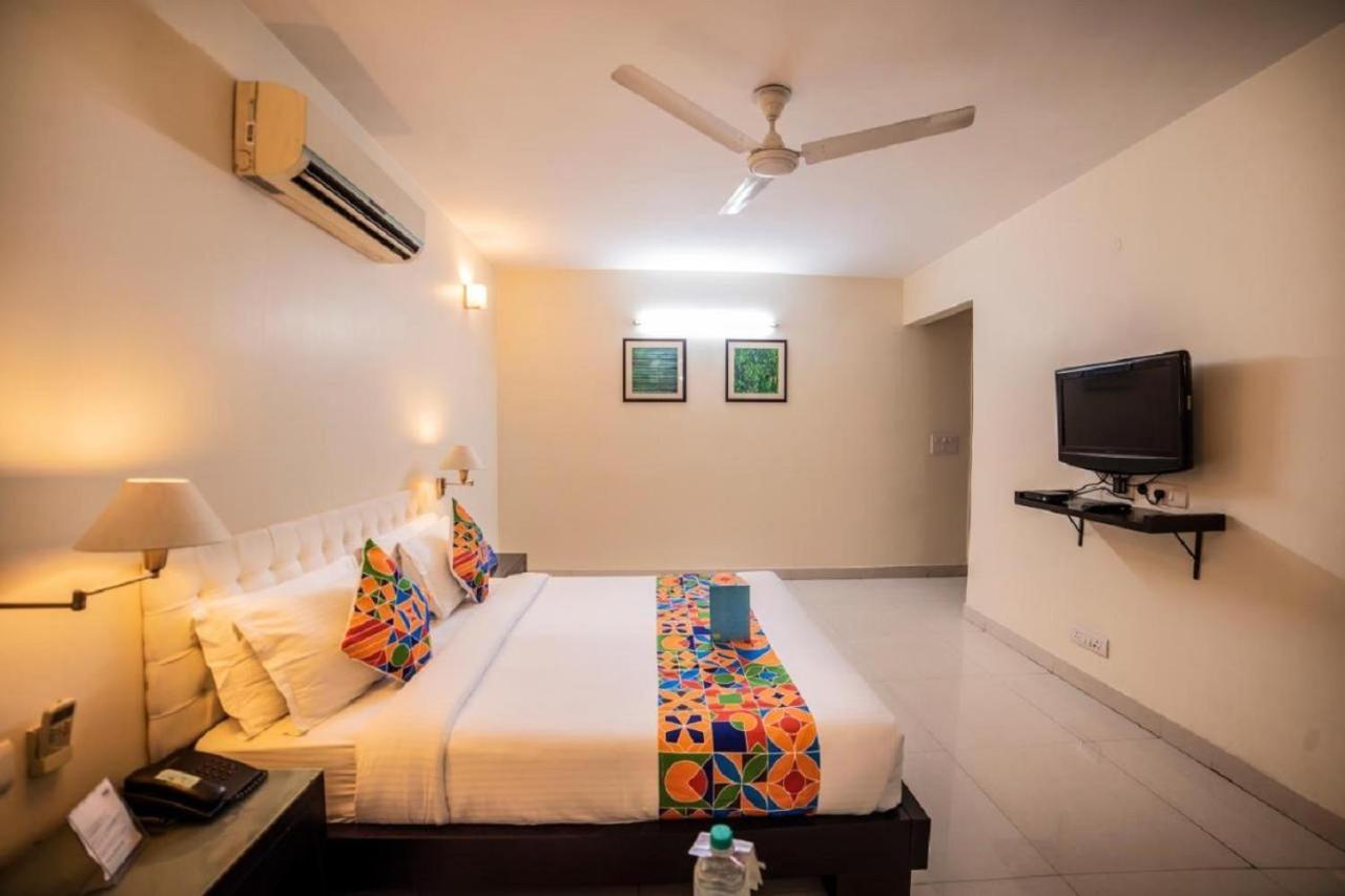 Diamond Tree At Saket Near Pvr Cinema Hotel 3*