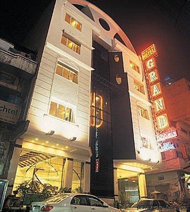 Hotel Grand Godwin - Complimentary Airport Pickup -near Ndls Railway Stn