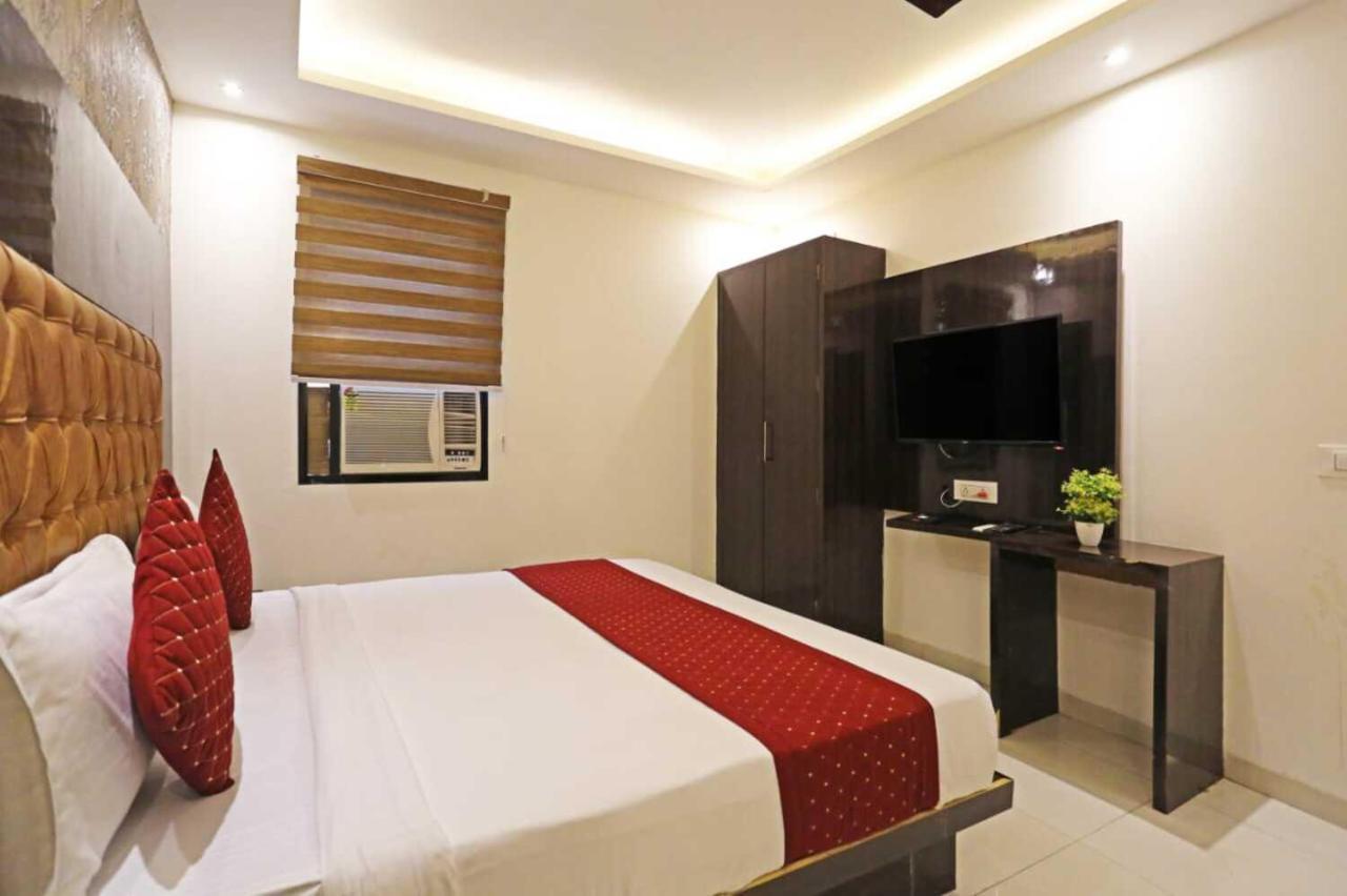 Hotel Iconic Near Delhi Igi Airport