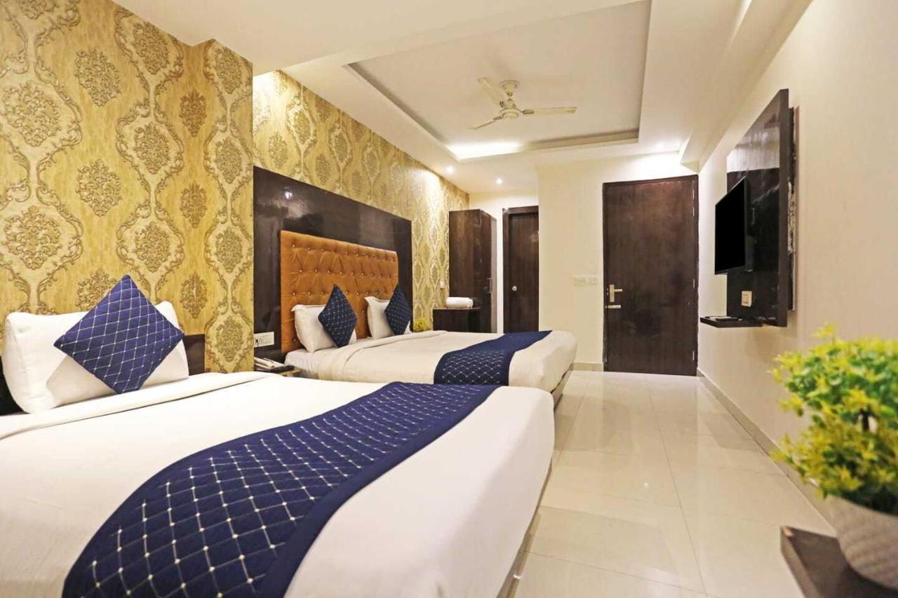 Iconic Near Delhi Igi Airport Hotel 3*