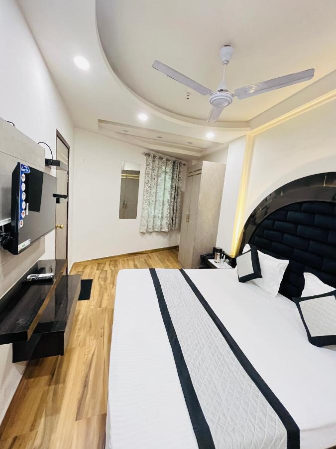 Hotel Red Stone - Near Railway Station - Paharganj