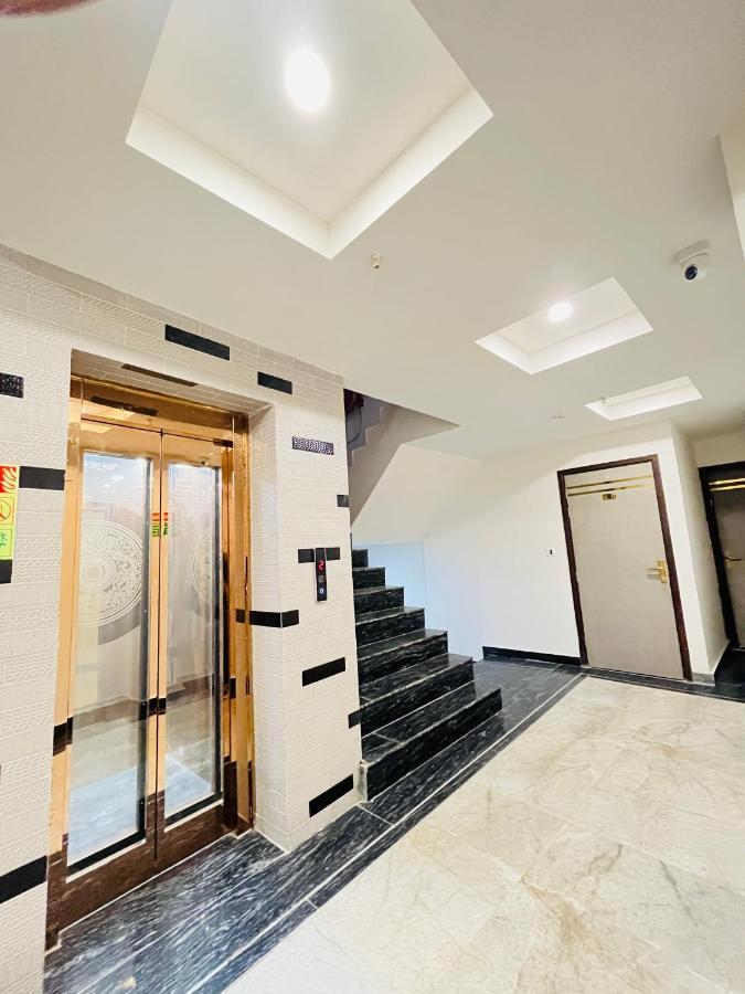 Hotel Red Stone - Near Railway Station - Paharganj 2*