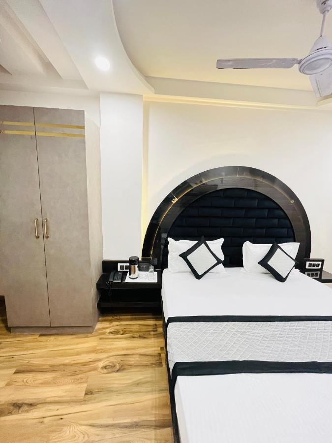 Red Stone - Near Railway Station - Paharganj