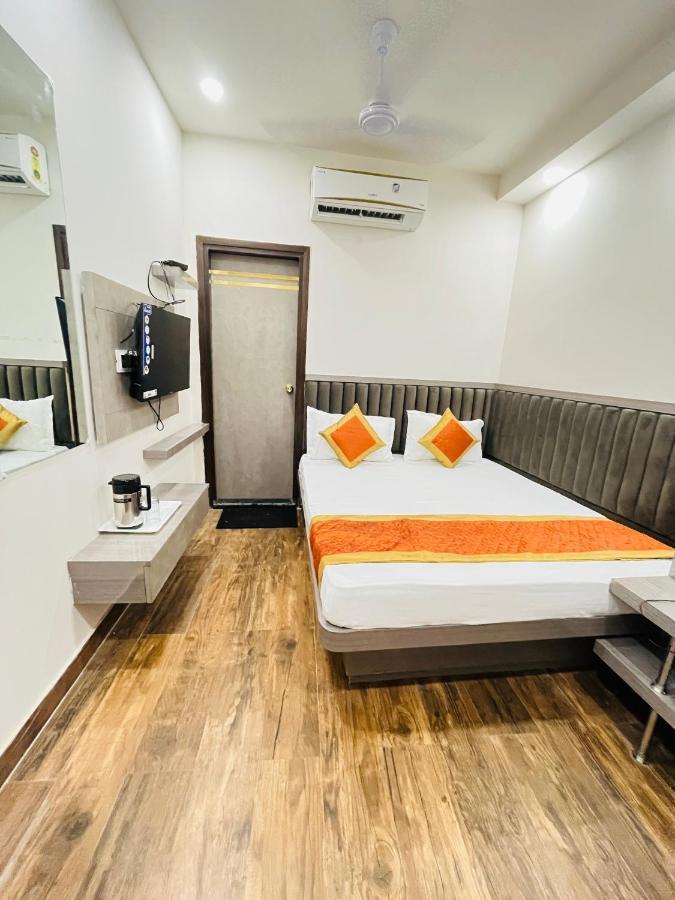 Hotel Red Stone - Near Railway Station - Paharganj