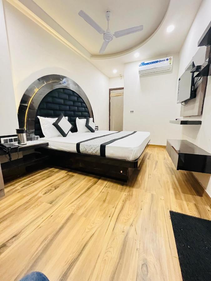 Red Stone - Near Railway Station - Paharganj Hotel 2*