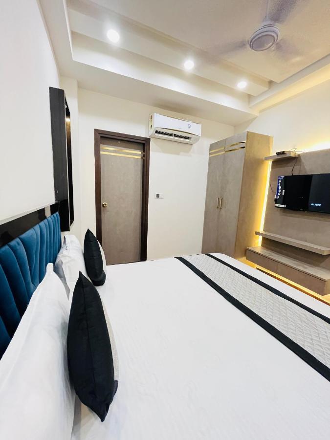 Hotel Red Stone - Near Railway Station - Paharganj Nova Deli
