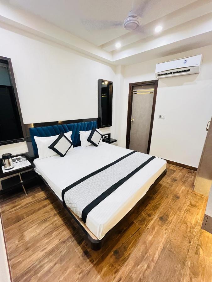 Hotel Red Stone - Near Railway Station - Paharganj