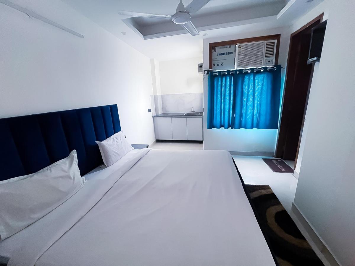 Aura-malviya Nagar 3*