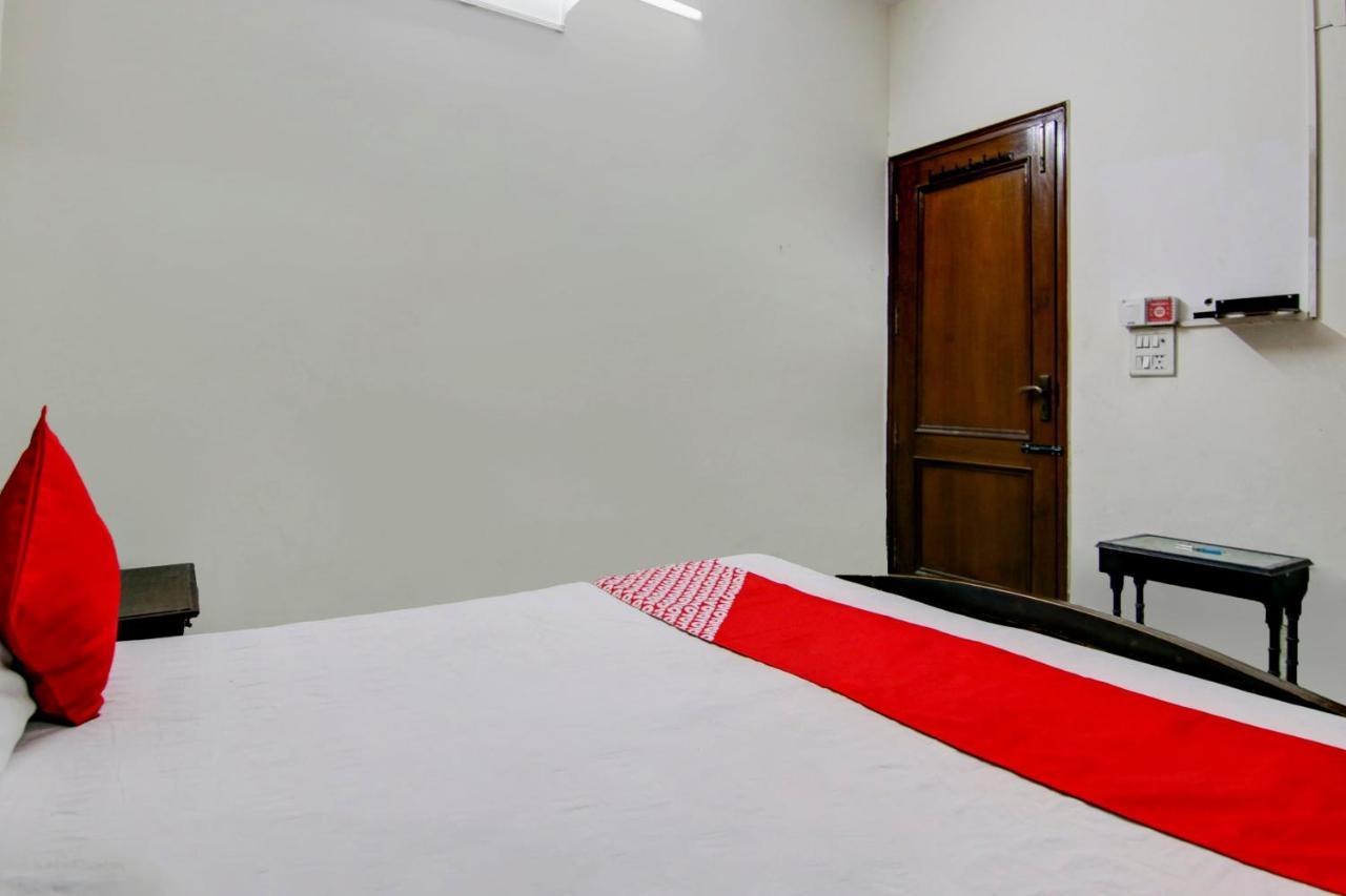 Oyo Delhi Near Nizamuddin Hotel 3*