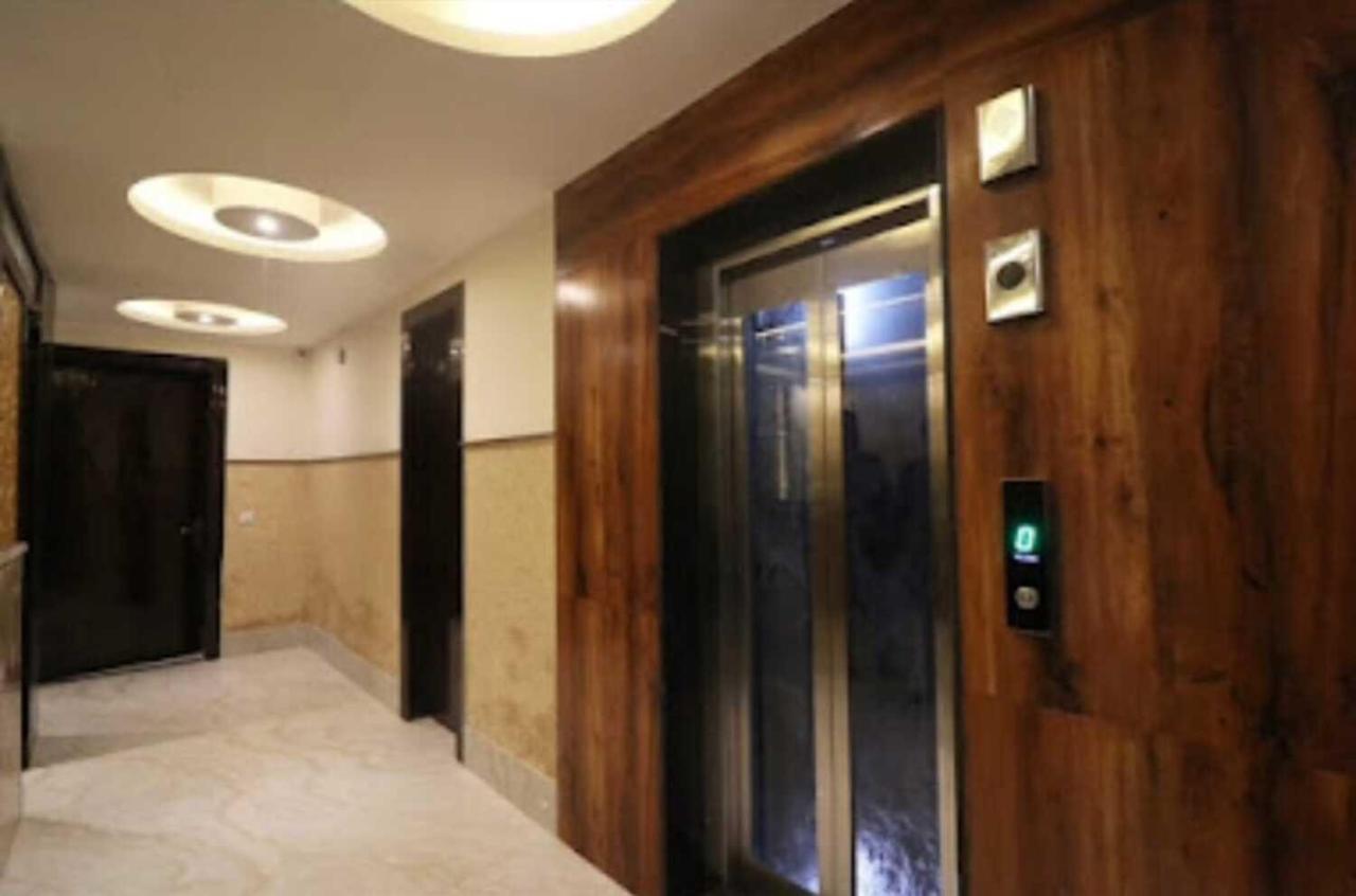 Hotel Iconic Near Delhi Igi Airport