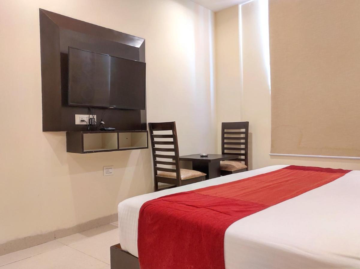 Hotel Iconic Near Delhi Igi Airport