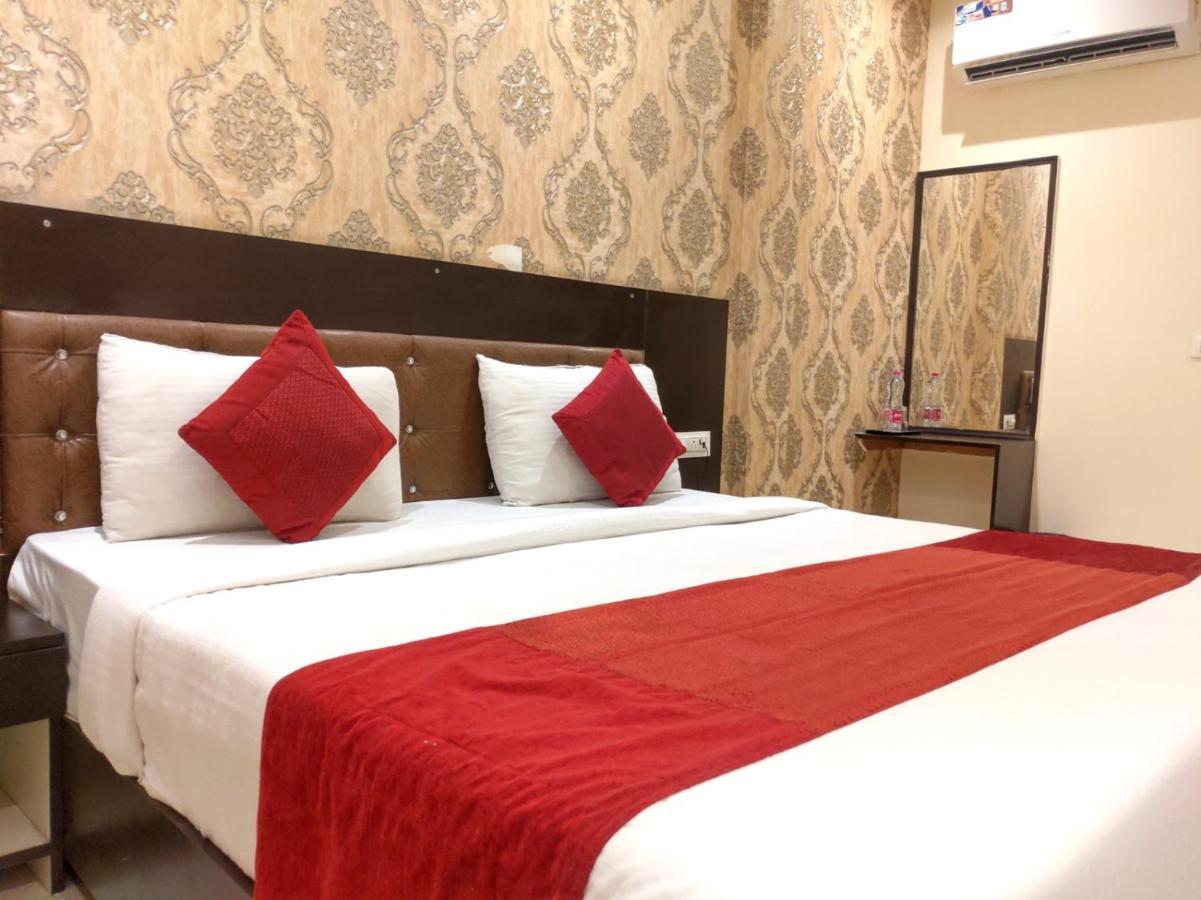 Hotel Iconic Near Delhi Igi Airport