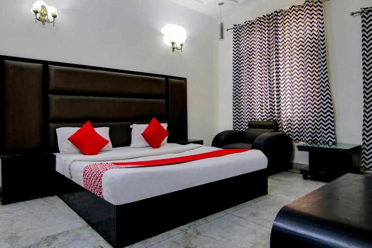 Oyo Delhi Near Nizamuddin Hotel 3*