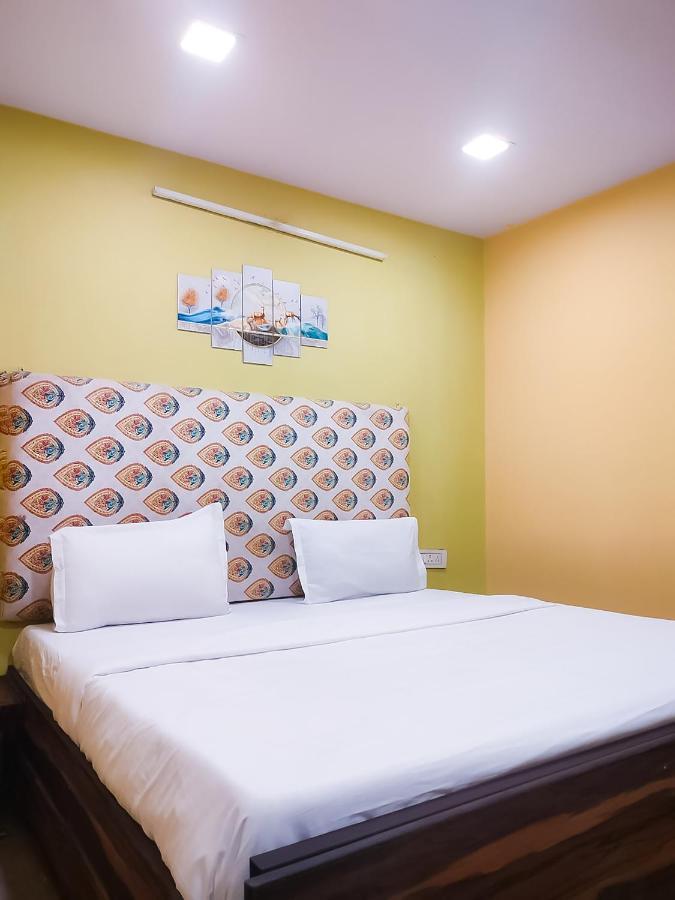 Roomshala 122 Park View - Near Adarsh Nagar Hotel 3*