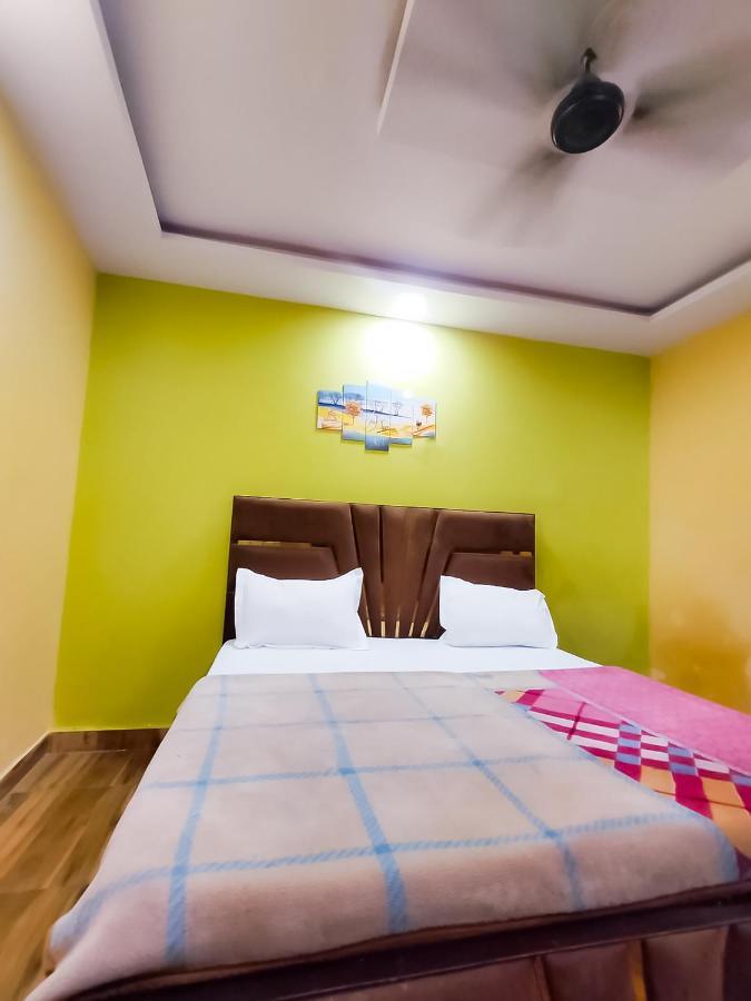 Roomshala 122 Park View - Near Adarsh Nagar Hotel 3*