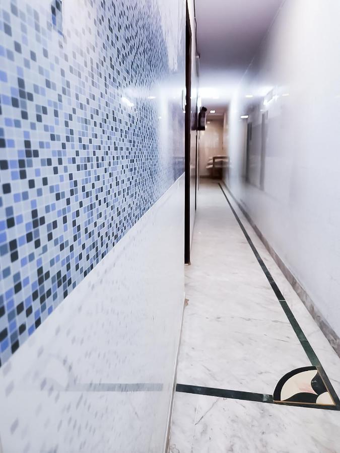 Roomshala 122 Park View - Near Adarsh Nagar 3* New Delhi