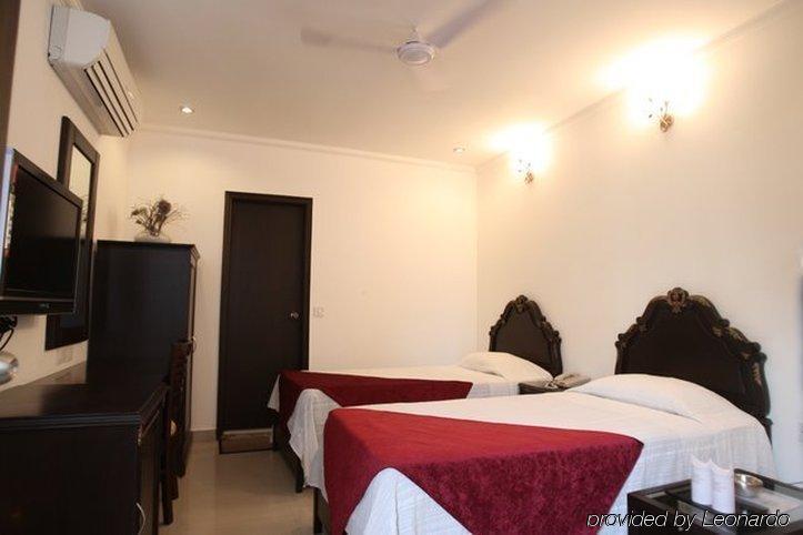 Clark Heights Hotel New Delhi
