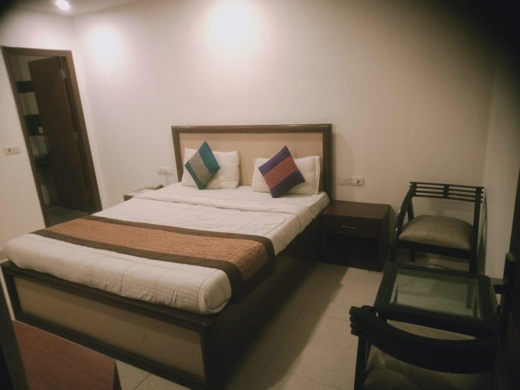 Oyo Blu Pebbles Near Delhi Airport Hotel 3*
