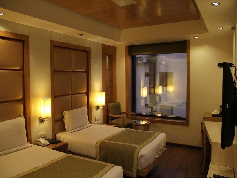 Almondz 3* New Delhi
