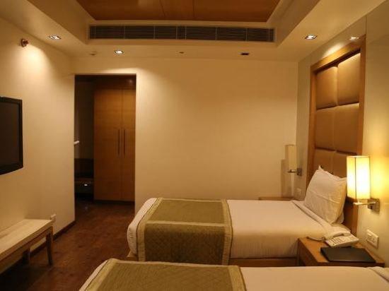 Almondz Hotel New Delhi