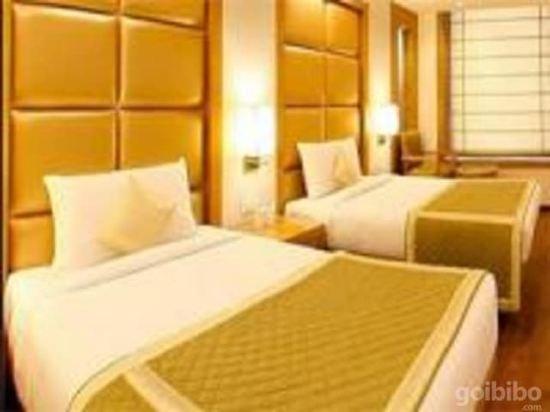 Hotel Almondz 3*