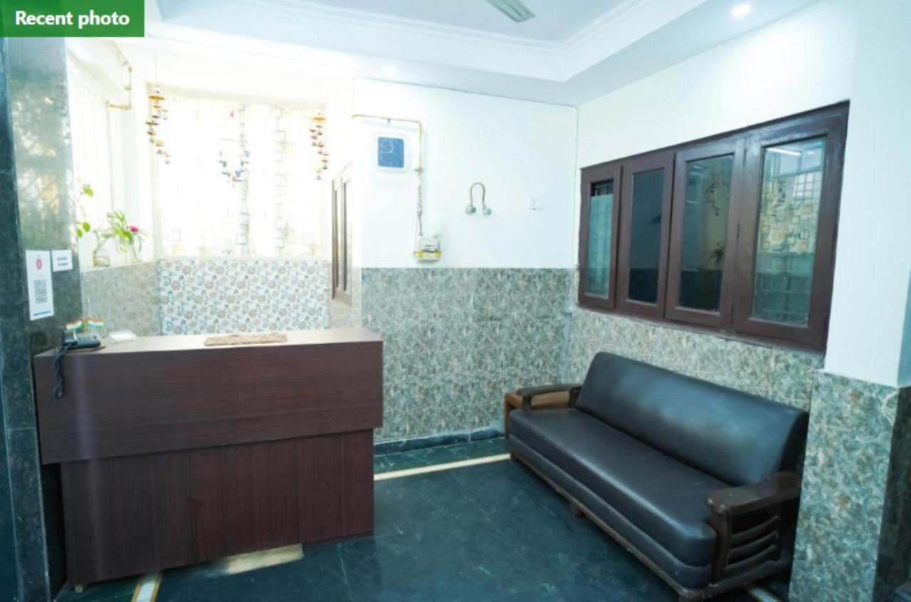 The Oscar - Kailash Colony Hotel