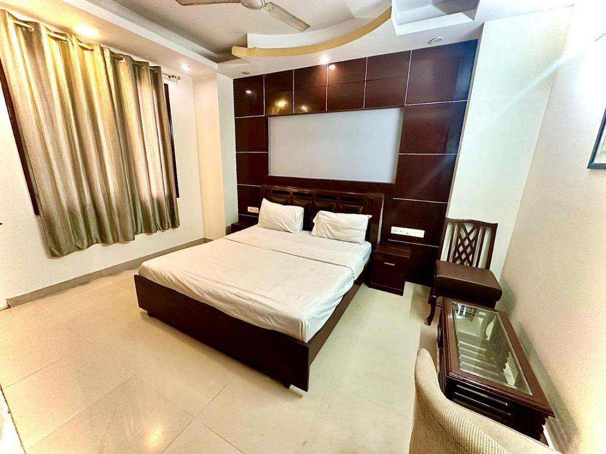 Vista Inn, Karol Bagh, New - Near Metro 3*