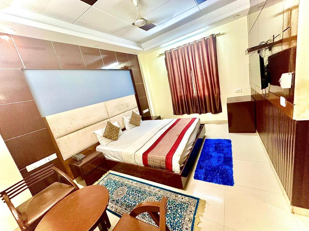 Vista Inn, Karol Bagh, New - Near Metro 3*