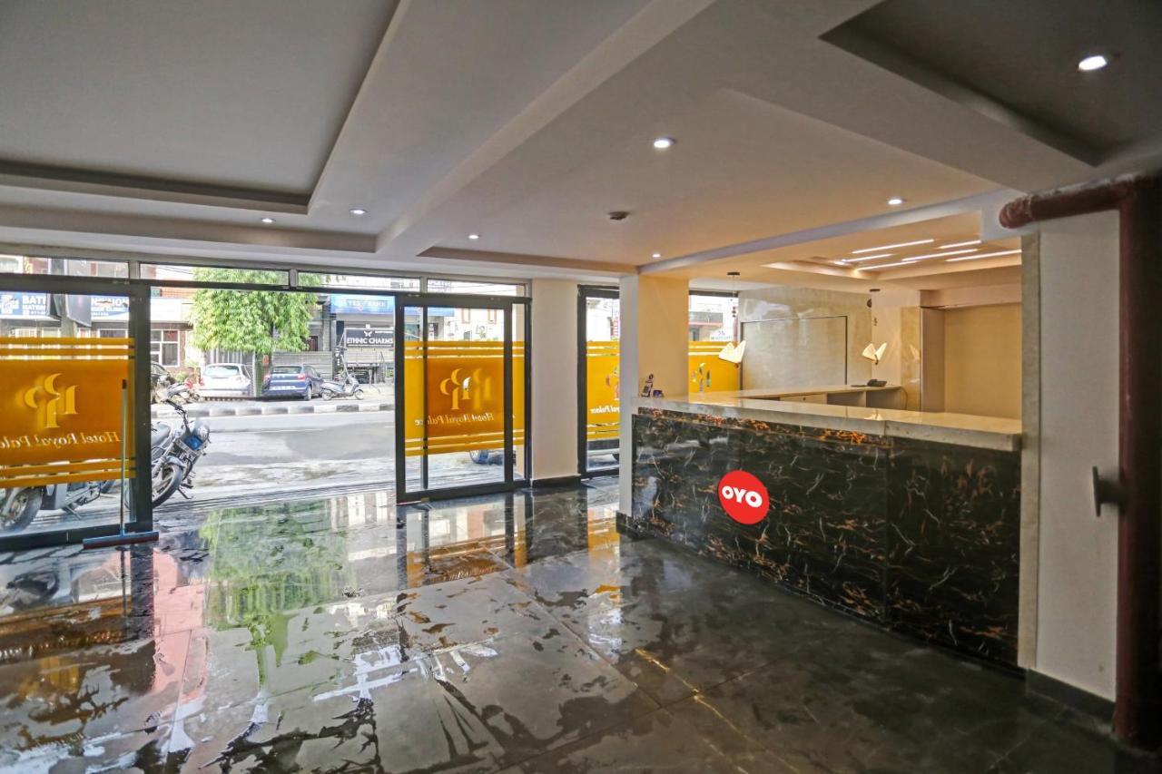 Oyo Flagship 81255 Royal Palace 3*