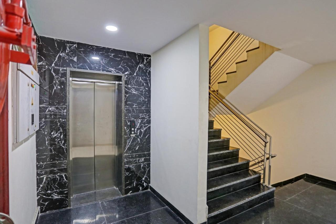Oyo Flagship 81255 Royal Palace
