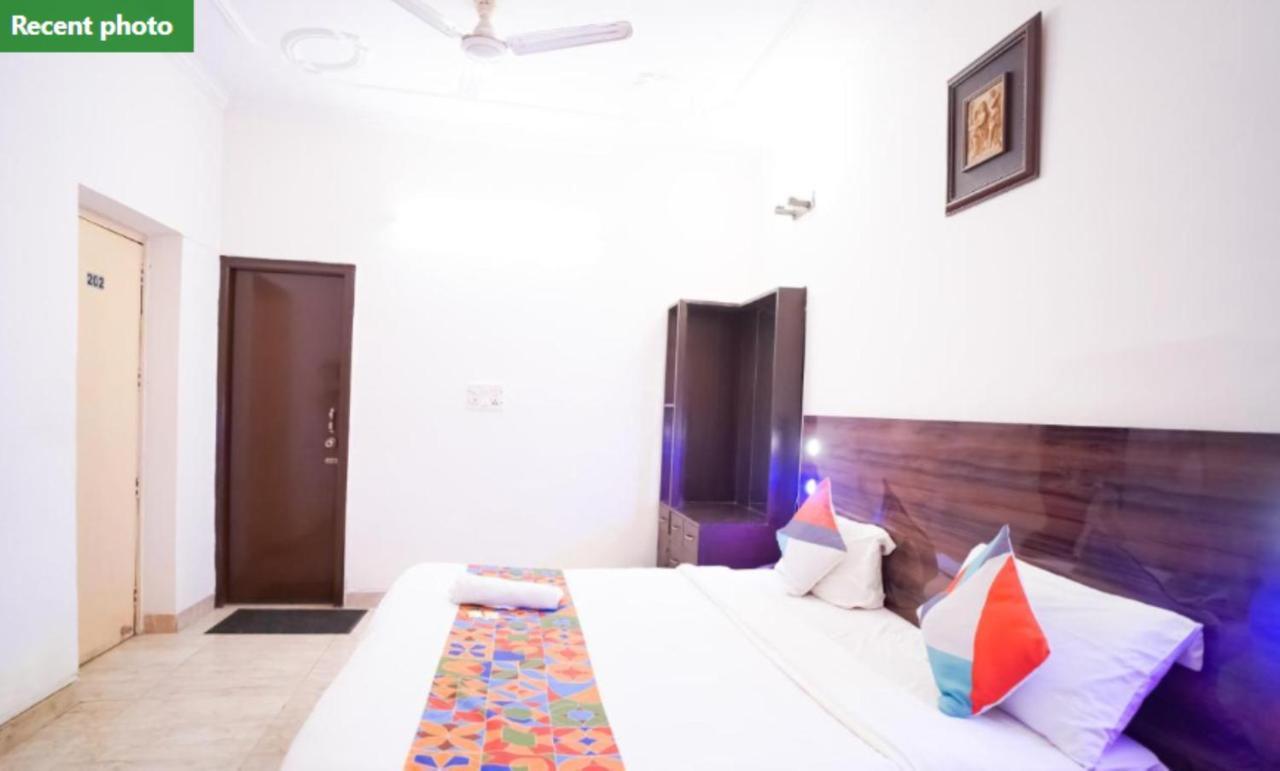 The Oscar - Kailash Colony 3*