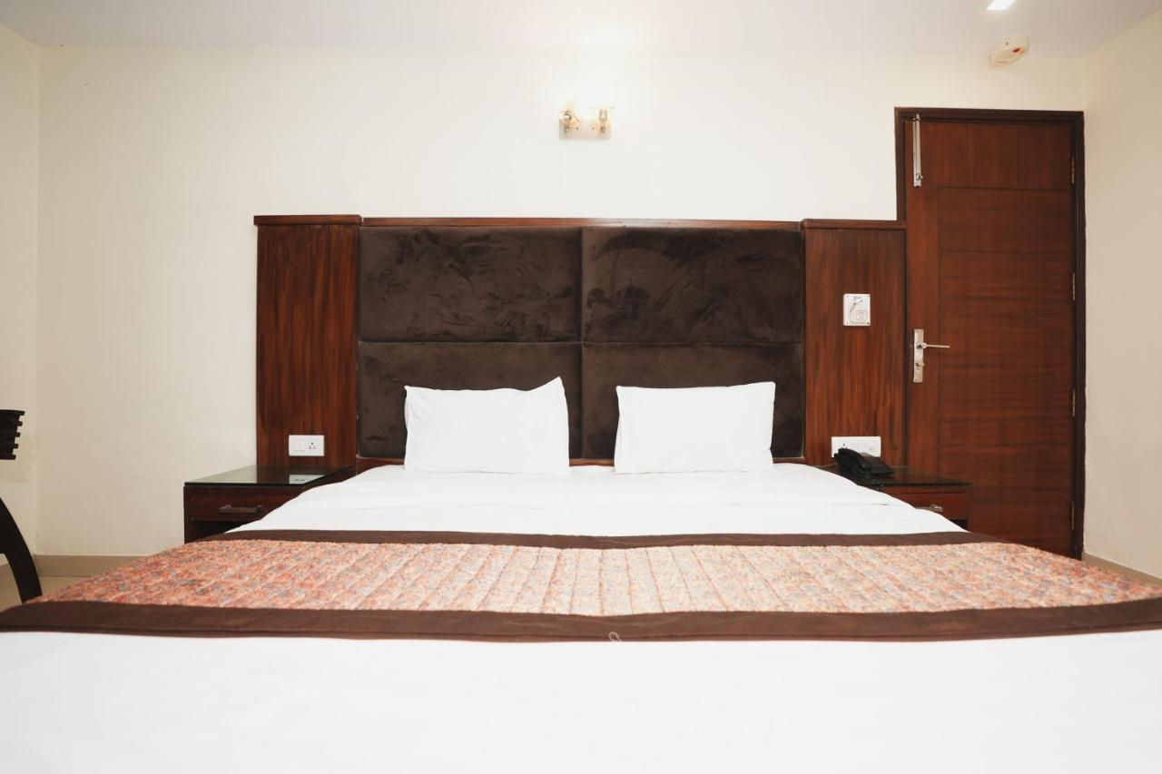 High 5 Land Hotel