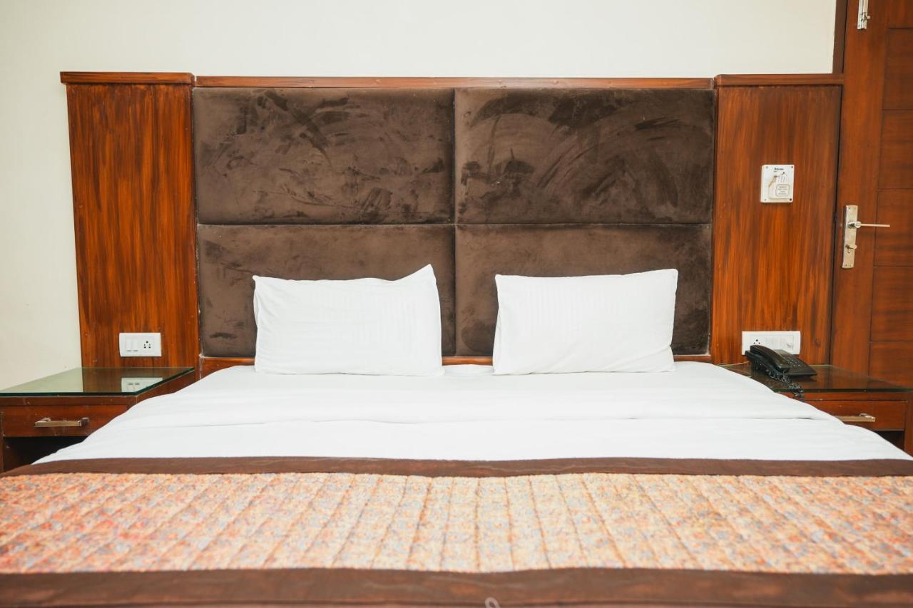 High 5 Land 3* Delhi (National Capital Territory of India)