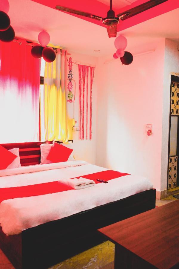Hotel Roomshala 124 Royal Rohini - Sector 16