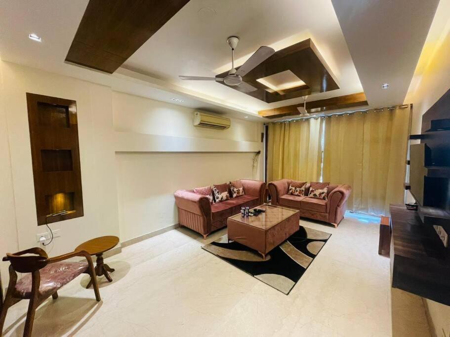 Fortune Service 4bhk D-163 Saket *
