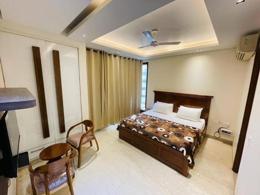 Fortune Service 4bhk D-163 Saket Apartment