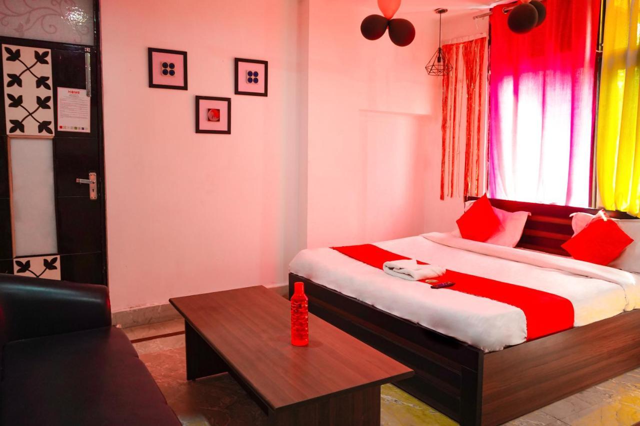 Hotel Roomshala 124 Royal Rohini - Sector 16