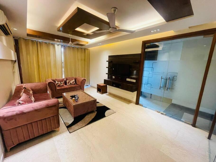 Fortune Service 4bhk D-163 Saket Apartment New Delhi
